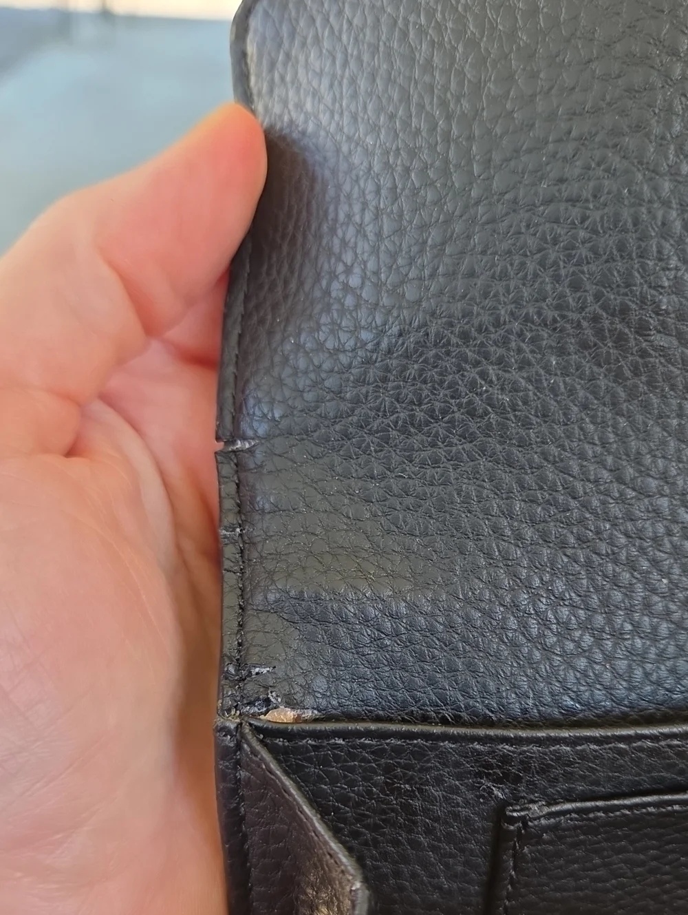 Tignanello Turnlock Black Leather Wallet $100 Retail GUC